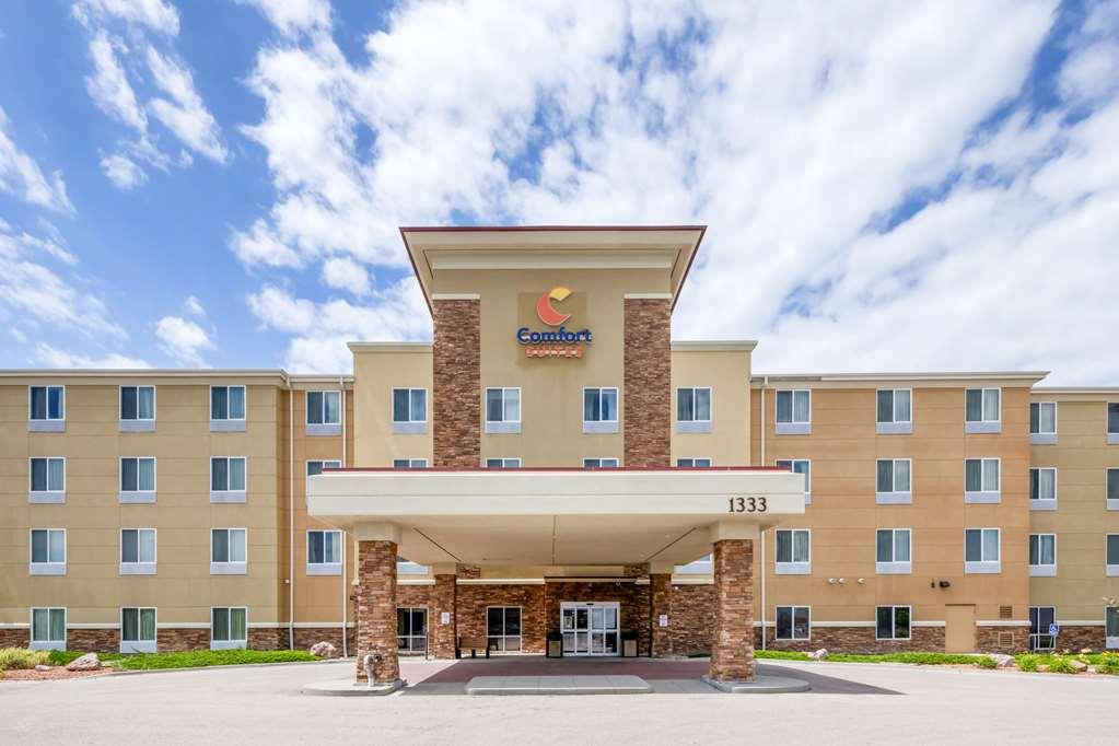 Comfort Suites Conference Center Rapid Stadt Exterior foto
